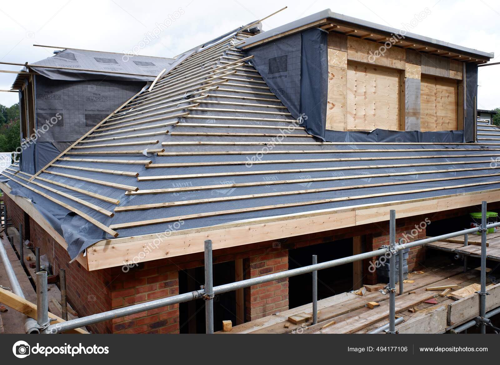 depositphotos_494177106-stock-photo-property-dormers-construction-using-lightweight