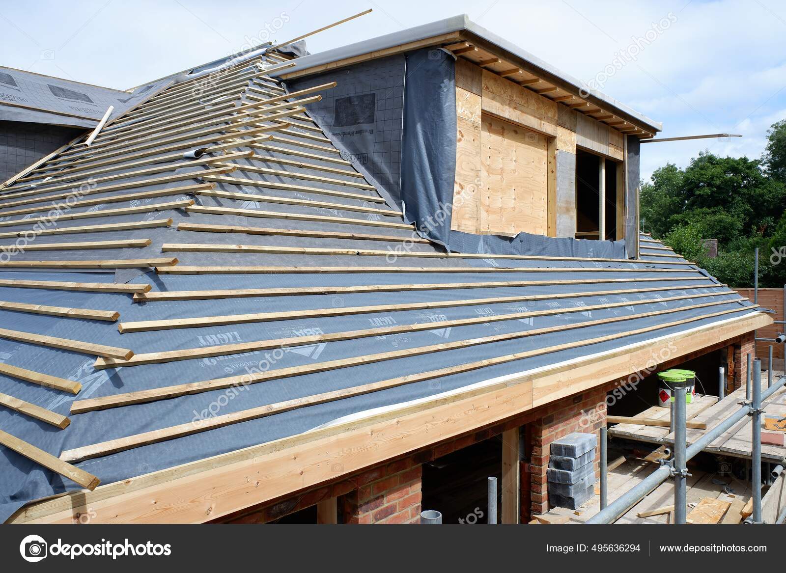 depositphotos_495636294-stock-photo-property-dormers-construction-using-lightweight